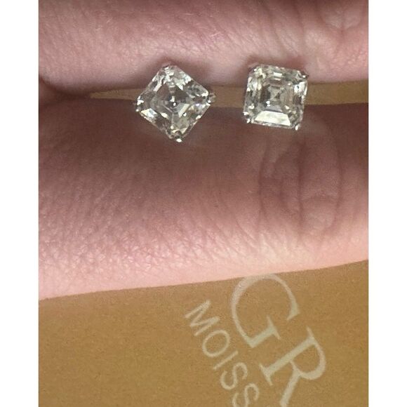 SOLD - Picture 1 of 6